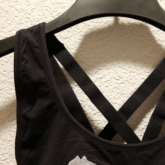 Puma Large Compression Bra - Picture 9 of 11